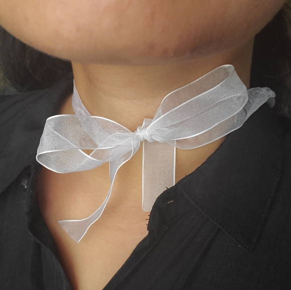 Vintage | 70-80s Ribbon and Pearl Chain Choker - Picture 4 of 5